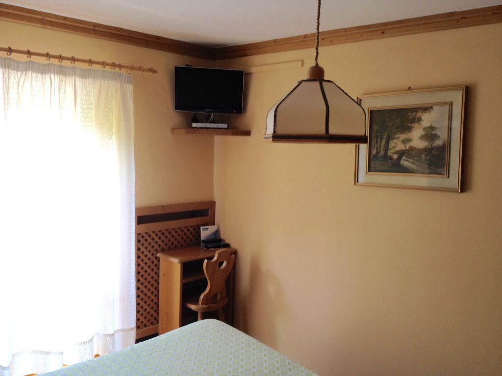 Albergo Garni Ajarnola Auronzo di Cadore Habitación foto
