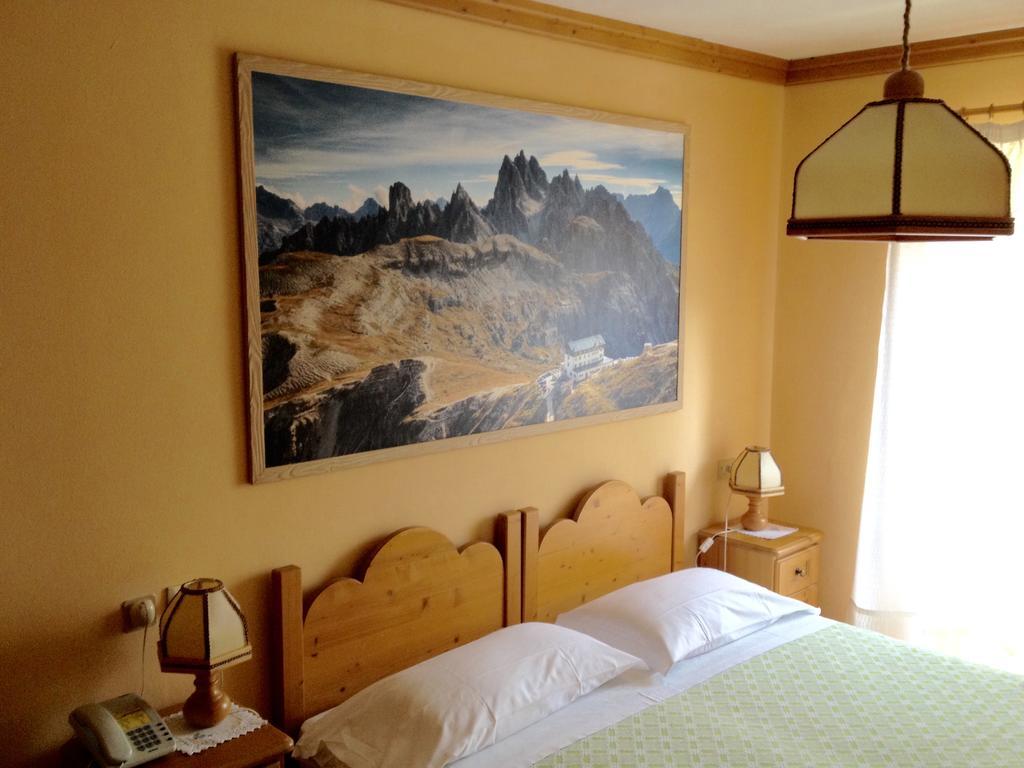 Albergo Garni Ajarnola Auronzo di Cadore Habitación foto