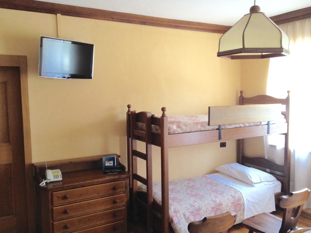 Albergo Garni Ajarnola Auronzo di Cadore Habitación foto