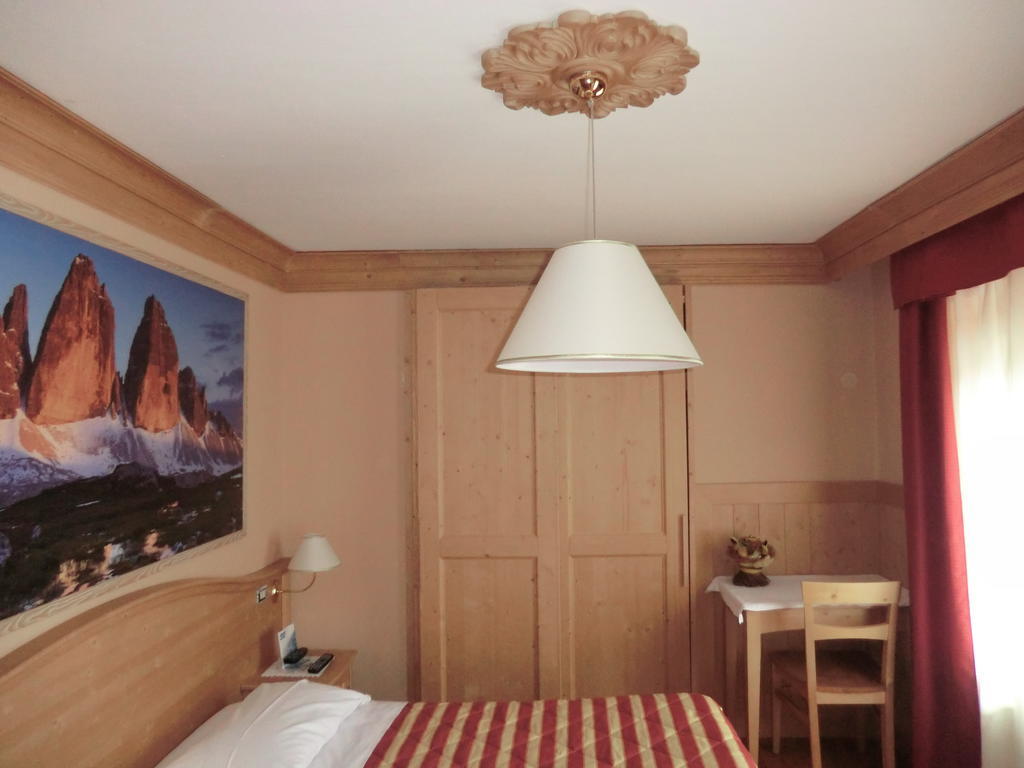 Albergo Garni Ajarnola Auronzo di Cadore Habitación foto
