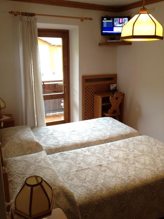 Albergo Garni Ajarnola Auronzo di Cadore Habitación foto