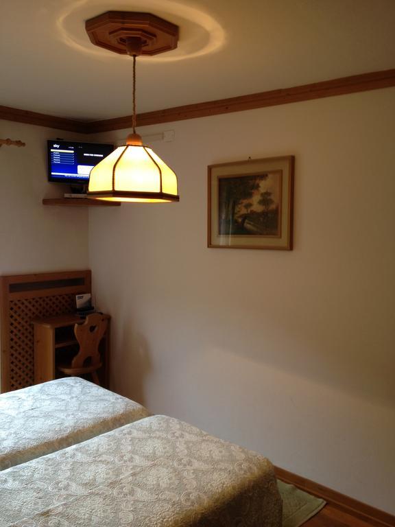 Albergo Garni Ajarnola Auronzo di Cadore Habitación foto
