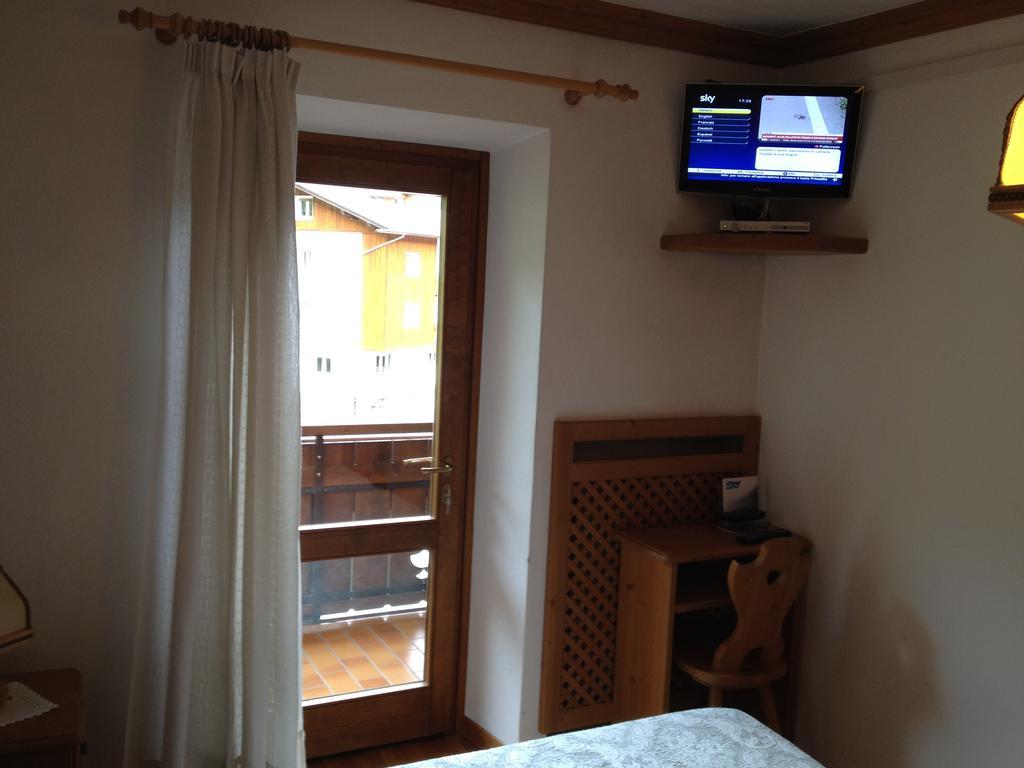 Albergo Garni Ajarnola Auronzo di Cadore Habitación foto