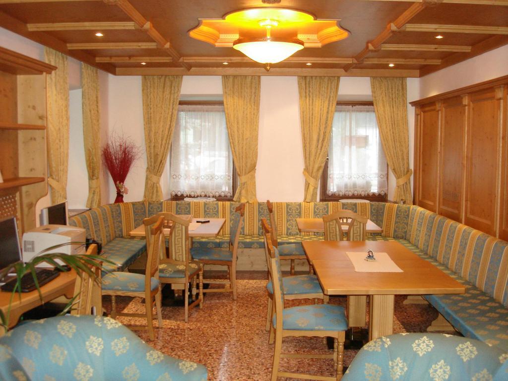 Albergo Garni Ajarnola Auronzo di Cadore Exterior foto